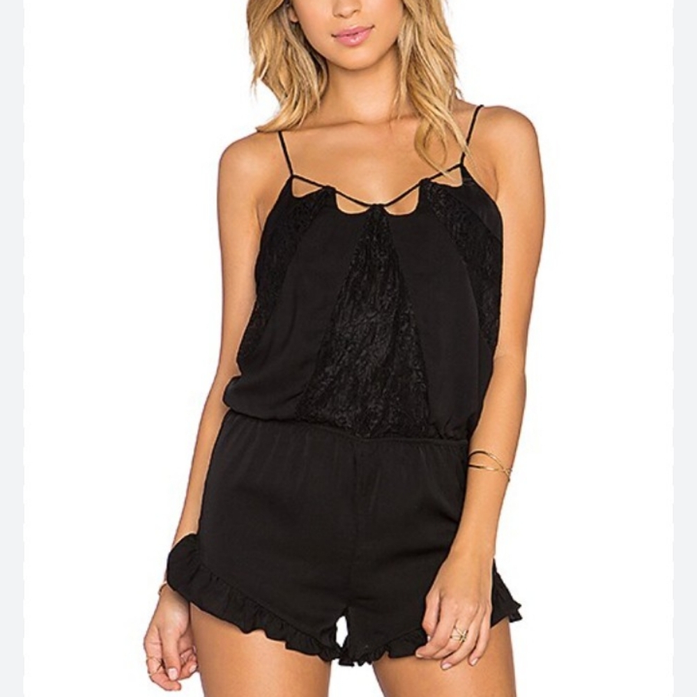 Gianni Bini Elegant Black Fully Lined Lace Inserts Ruffle Bottom Romper XS